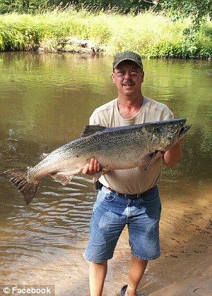 2D251D8E00000578-3261479-image-m-50_1444153101077